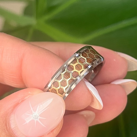 8MM HONEYCOMB CUT TUNGSTEN WEDDING BAND RING - Picture 2 of 11